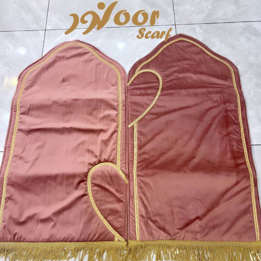 نور سكارف - سجادة صلاة مخمل كابلز