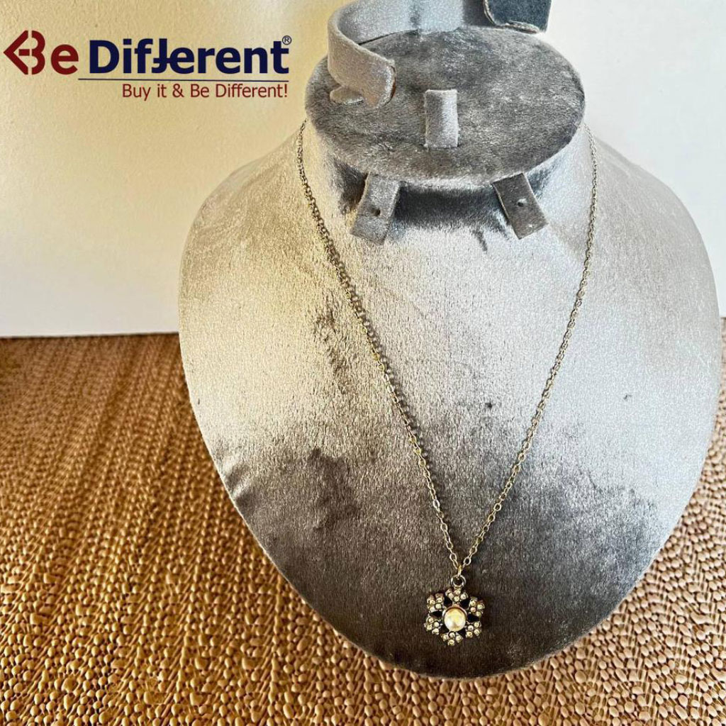 Be Different - Silver Steel Necklace with Snow Dew & Pearls