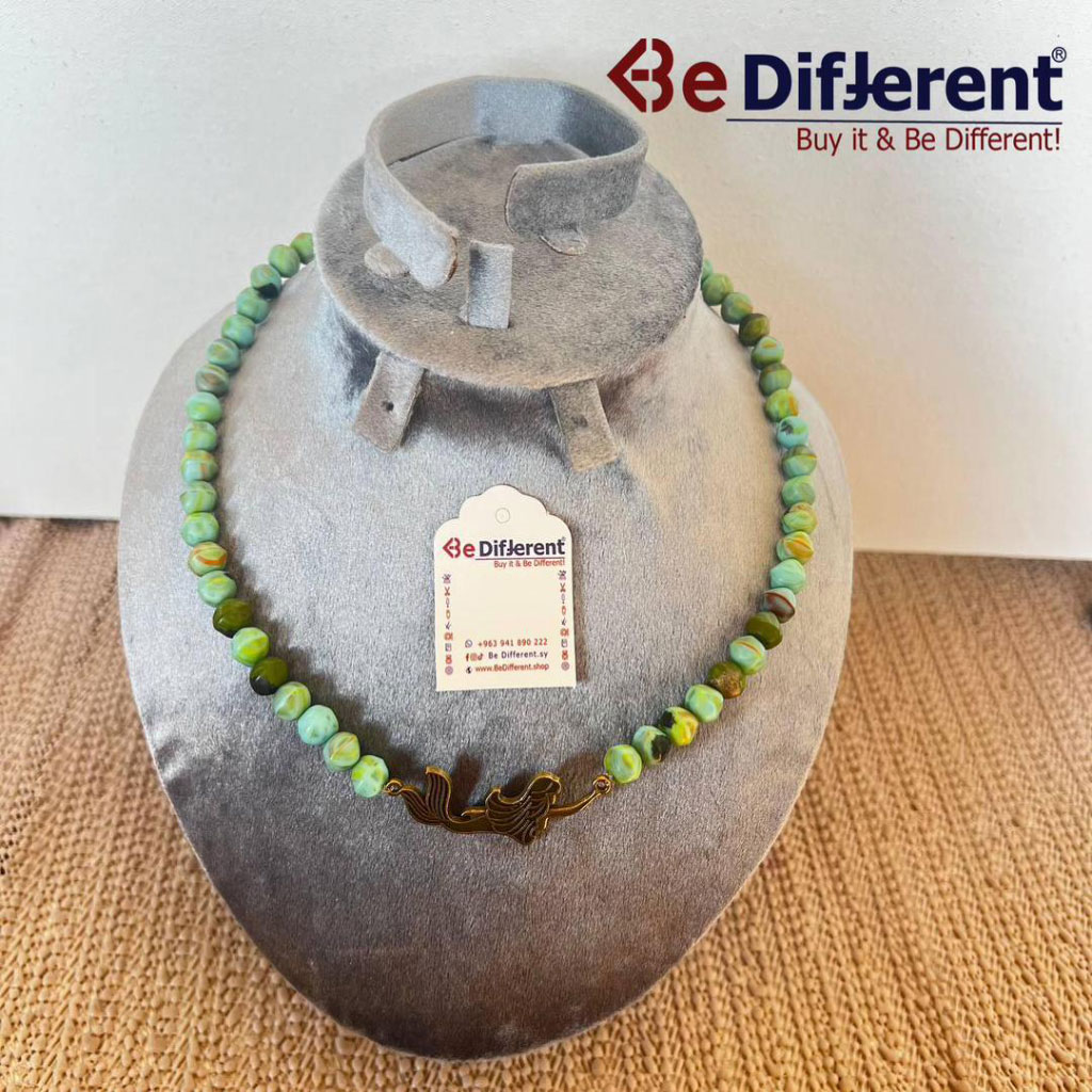 Be Different - Green Natural Stone Necklace with Mermaid